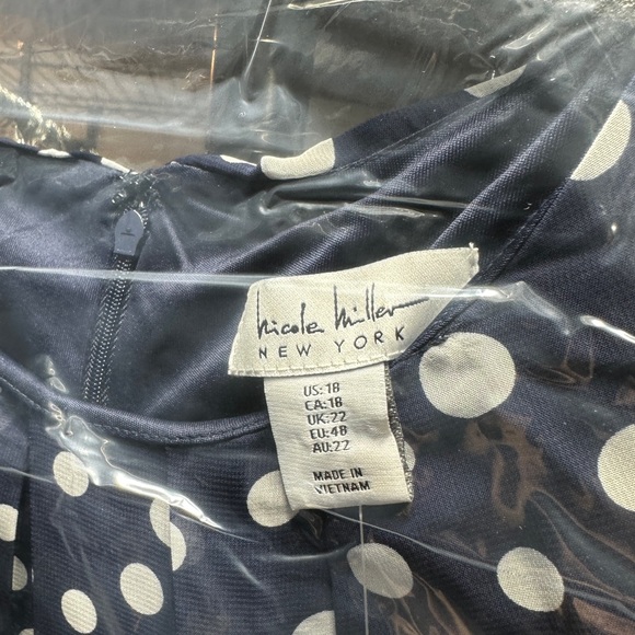 COPY - Brand New with tags Nicole Miller Navy blue with white polka dots maxi d… - Picture 10 of 10